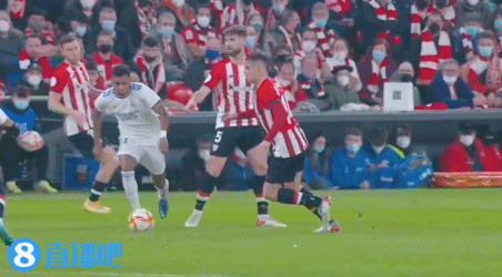 大连球迷给李昂留言寻求“信号”和“定心丸”，李昂点赞了