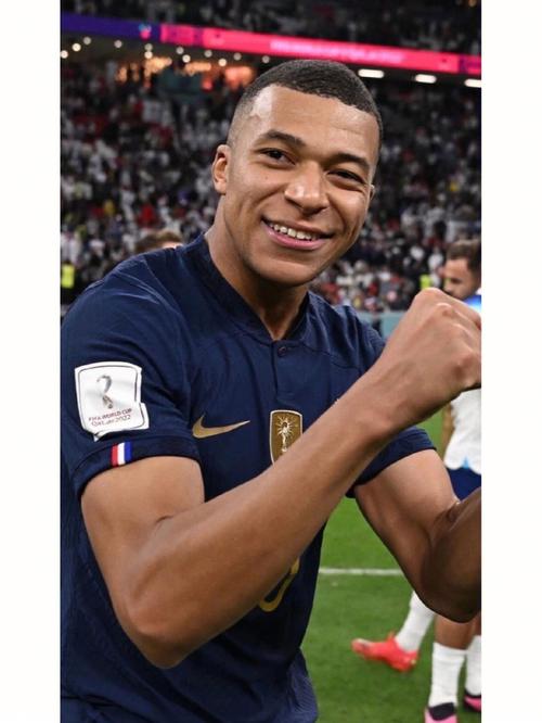 德天空：多特加入对16岁新星菲林的争夺，曼联也在竞争中