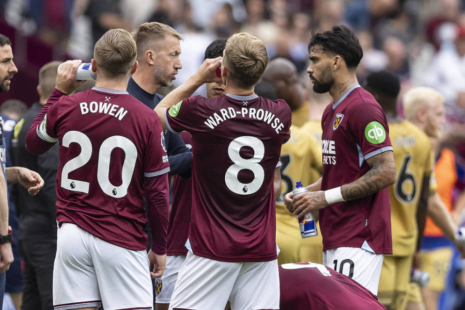 英超劲旅完胜：终结5场不胜，积分追平曼联，距离欧冠区3分